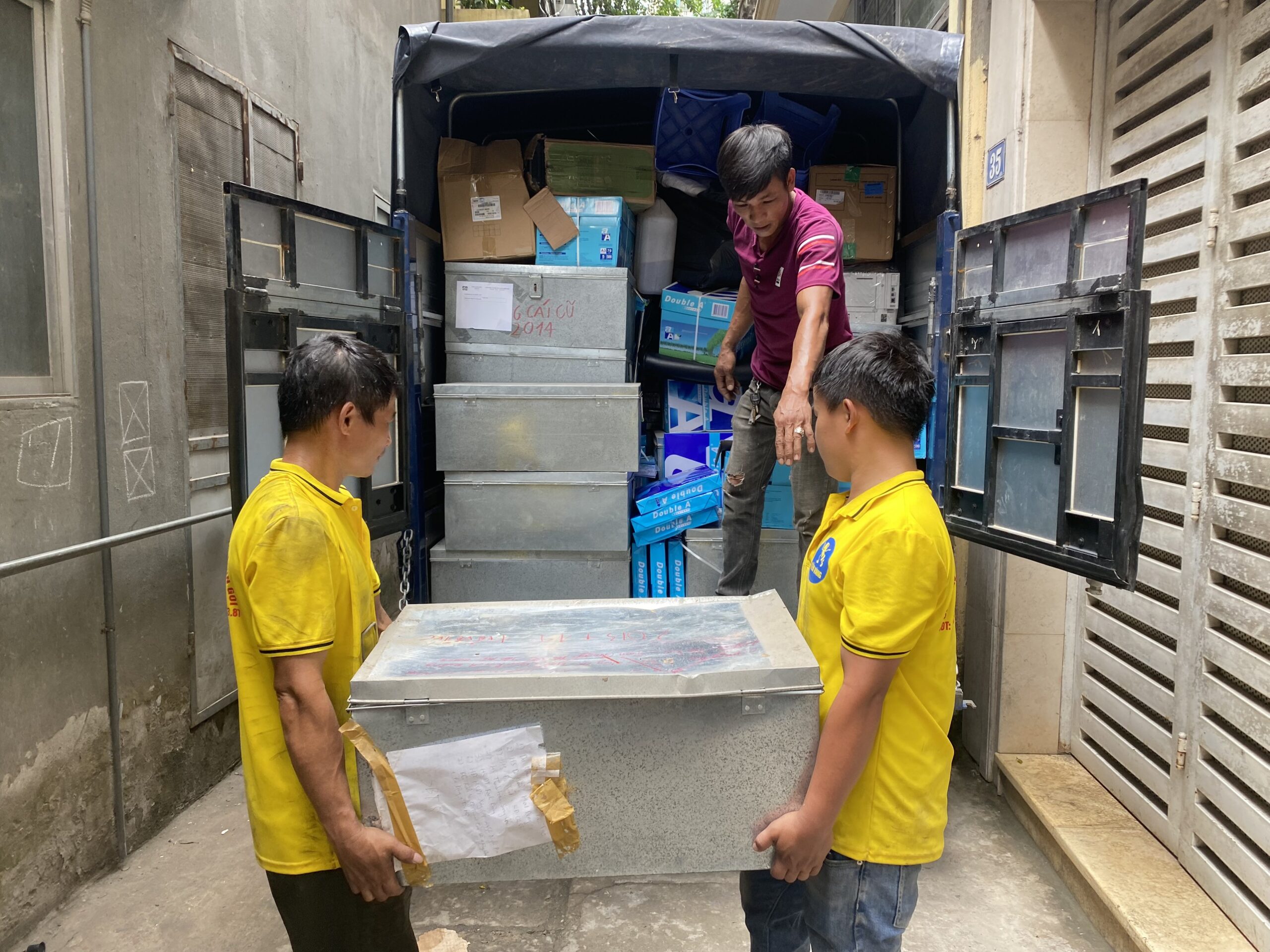 Vận chuyển hồ sơ tài liệu Kiến Vàng